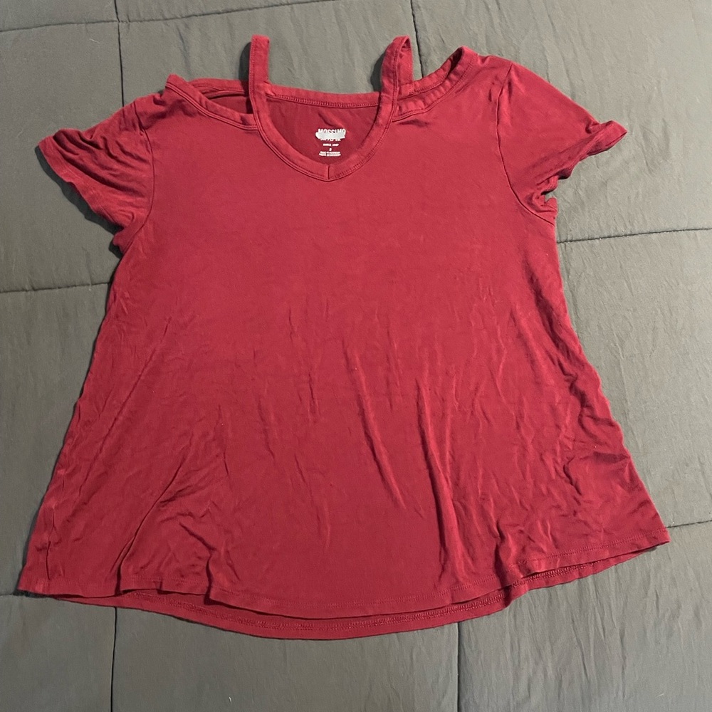 Mossimo size small burgundy shirt